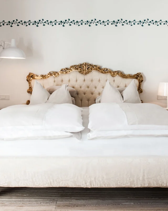 Wenn Graz am 31. Jänner 2026 wieder in Ballstimmung ist und die Oper zur Bühne für eine der elegantesten Nächte des Jahres wird, schwingt auch die Stadt ein wenig festlicher als sonst.💃✨

Für alle, die die Opernredoute erleben, tanzen, feiern und den Zauber der Nacht mitnehmen möchten, darf der Rahmen danach genauso stimmig sein.💫
Zum Beispiel in unserer Suite im Hotel Weitzer.

Bei uns wartet ein Platz zum Ankommen, Durchatmen und stilvoll Ausklingenlassen – fast so schön wie der letzte Walzertakt.✨

👉🏻Zimmer für diese besondere Nacht direkt über unsere Website hotelweitzer.com reservieren. 

#hotelweitzer #opernredoute