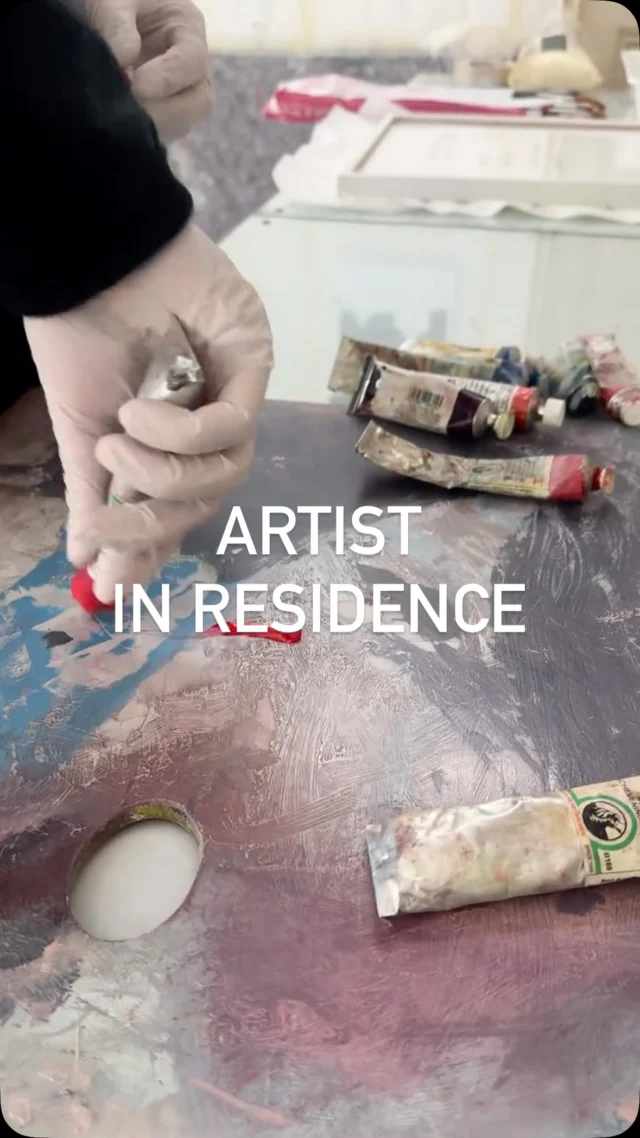 Artist in Residence. 🎨

Kunst braucht Raum.
Deshalb freuen wir uns besonders, Herrn Fanta mitten in der Grazer Innenstadt einen Ort für seine Ideen, seine Kreativität und sein künstlerisches Schaffen zur Verfügung stellen zu können.

Ein Atelier. Eine Stadt. Viele neue Perspektiven.

@theforestofnoreturn